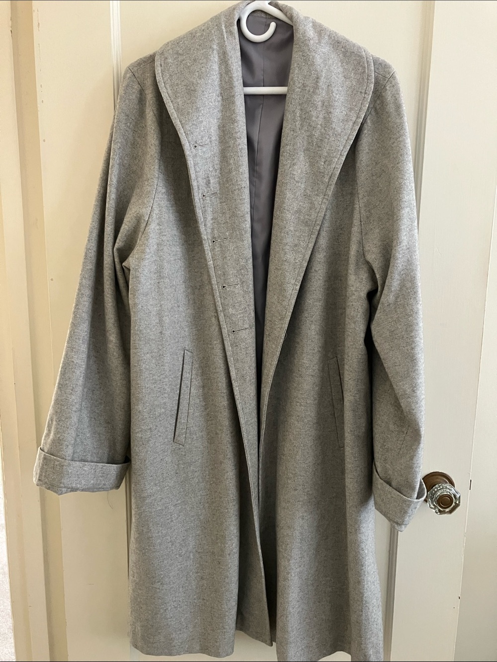 Spectacular VINTAGE Gray Herringbone Tweed Coat